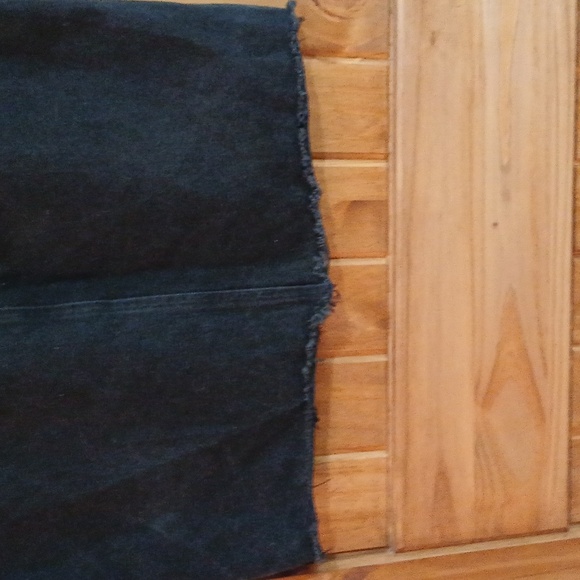 The Main Street Exchange Denim Skirt - 8 - Picture 7 of 8